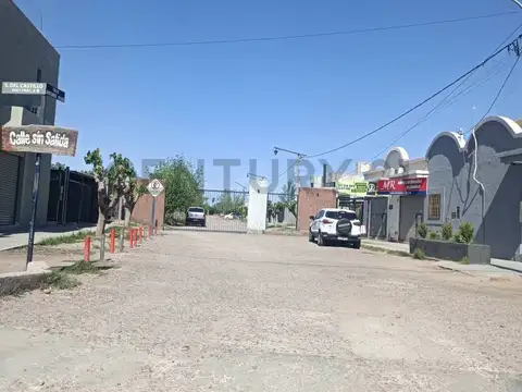 Century21 López ofrece a la venta Terreno en Barrio cerrado "Isgró", en Los Corralitos, Guaymallén.