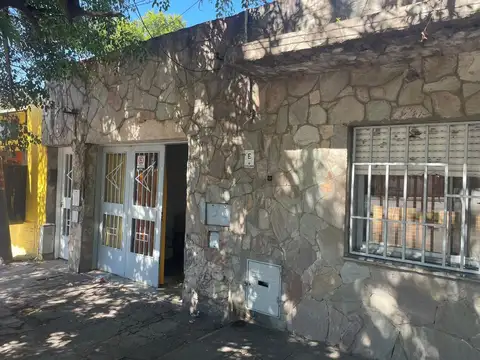 VENTA CASA 3 HABITACIONES ZONA OESTE