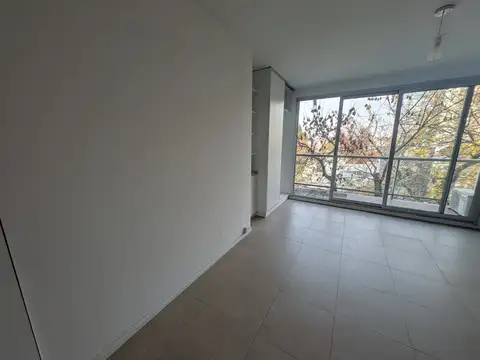 MOLDES 3600, Piso 4