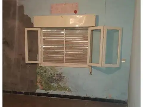 Oportunidad! Amplia casa de pasillo en venta - Riobamba 3900