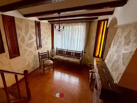 Casa 7 ambientes con 3 baños