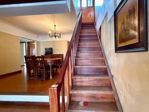 Casa en Venta con 3 cocheras