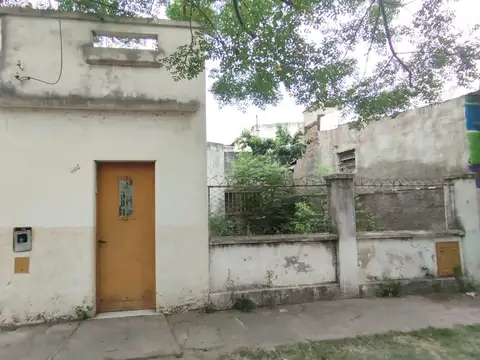 VENTA - CASA A RECICLAR 2 DORMITORIOS - EMPALME GRANEROS
