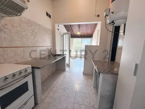 VENTA CASA 5 AMBIENTES FRANCISCO ALVAREZ CON PARQUE PILETA