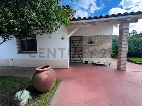 VENTA CASA 5 AMBIENTES FRANCISCO ALVAREZ CON PARQUE PILETA