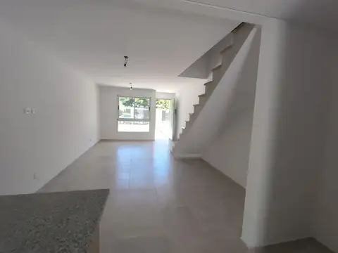 Depto Tipo Casa en Venta con 1 cocheras