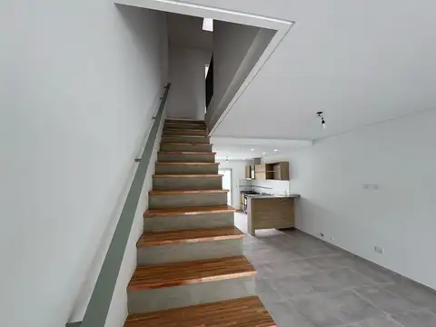 Depto Tipo Casa en Venta en Ituzaingo Norte, USD 140.000