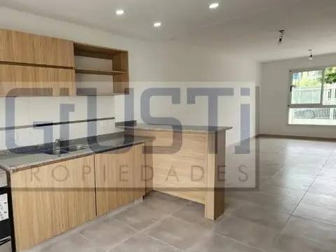 Depto Tipo Casa 3 ambientes con 2 baños