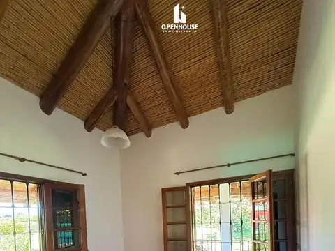 Casa en Alquiler con 1 cochera