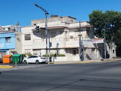 USO INTITUCIONAL/COMER - CASA  Av. SAN MARTÍN y Bv. SEGUÍ
