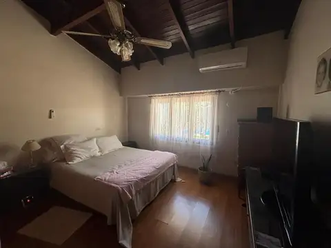 Imp casa VENTA 3 dorms, jardin pileta a mts de av rolon