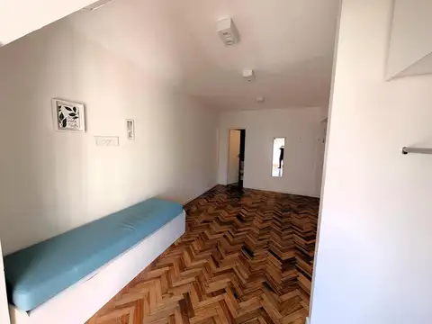 French 2800, Piso 8