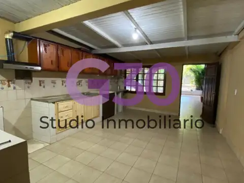 Casa 5 ambientes con 1 baño