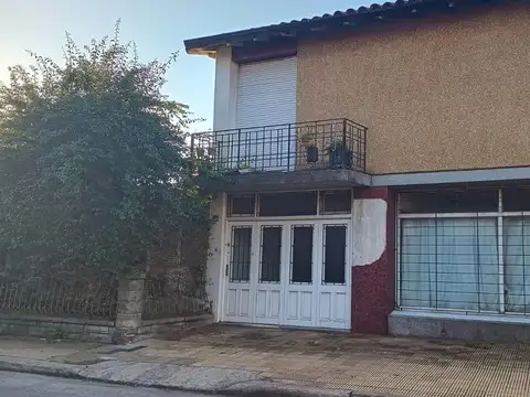 Casa en exclusivo  Barrio Parque en Villa Urquiza