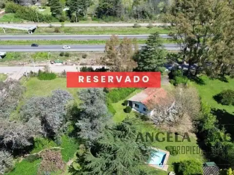 Casa en Colectora Norte, con categoría comercial.