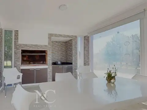 Casa 4 ambientes con 3 baños