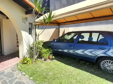 VENTA CASA 2 AMB AVELLANEDA CON PATIO Y COCHERA