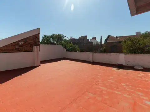 CASA 4 AMB CON PATIO, TERRAZA Y GARAGE CASEROS
