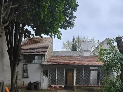 Casa en Alquiler con 1 cochera