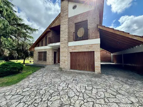 Casaquinta   casa a reciclar a 200mts de colectora   -   ID 5988