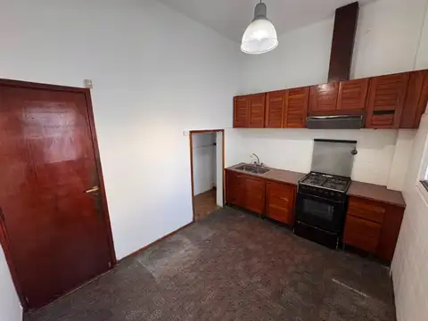 VENTA - CASA CON PARQUE -  MERLO CENTRO