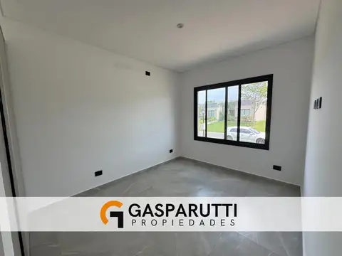 Casa 5 ambientes con 4 baños