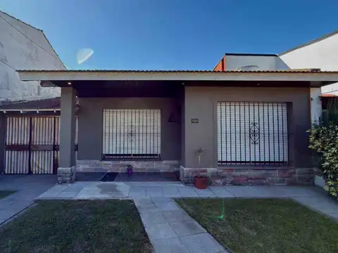 Casa en Venta en Adrogue, USD 169.000