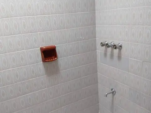 Depto Tipo Casa en Venta en Ramos Mejia, USD 69.000