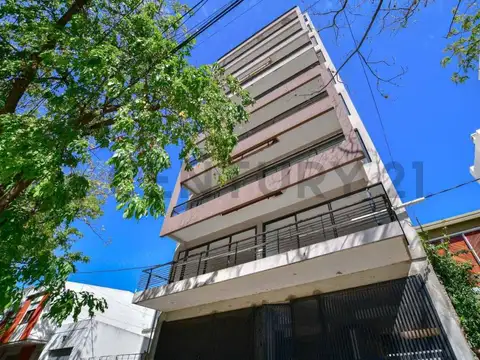 Departamento de 3 dormitorios semipiso en Venta
