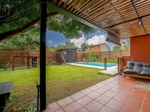 Casa 4 ambientes con 2 baños
