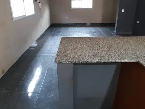 Depto Tipo Casa 5 ambientes con 2 baños