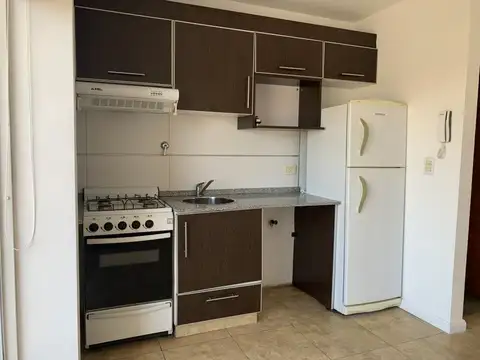 DEPTO. 2 AMBIENTES CONTFRENTE -LUMINOSO Y AIREADO CON BALCON