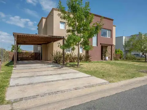 Casa en Venta en San Gabriel, USD 398.000