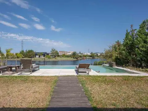 Casa a la laguna en San Gabriel, Villanueva, Tigre