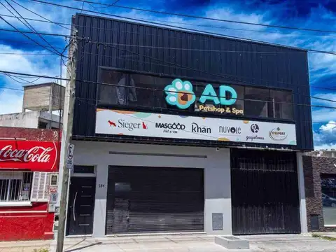 ALQUILER DE OFICINAS AMUEBLADAS CON PATIO