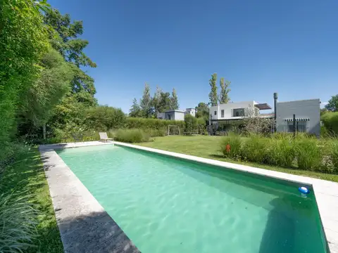 Casa en venta, 4 ambientes. Santa Maria de Tigre