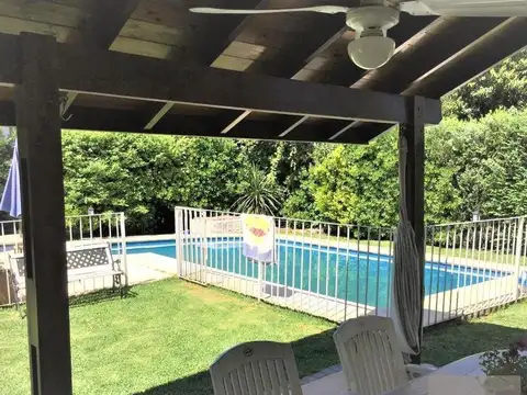 Casa 5 ambientes con 3 baños