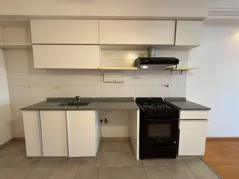 Departamento en Alquiler en Parque Chacabuco, $ 750.000