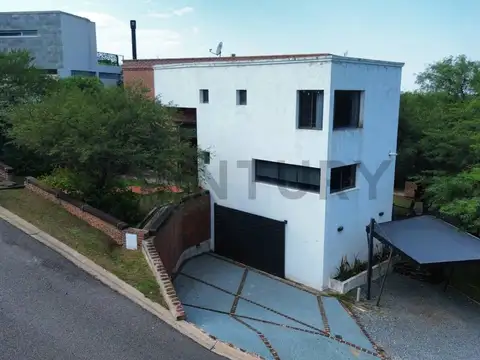 Casa en Venta en El Rodeo, USD 420.000