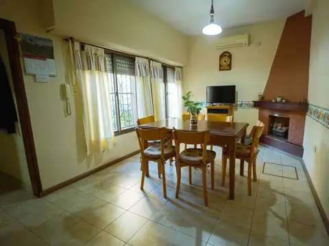 Casa 4 ambientes con 3 baños