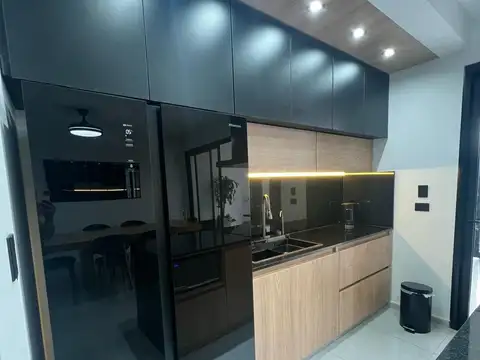 Casa 6 ambientes con 4 baños