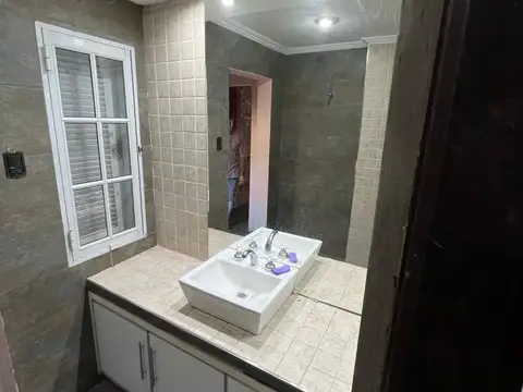 Casa 6 ambientes con 3 baños