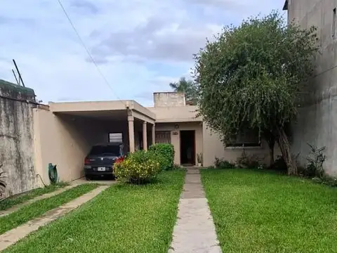 CASA CON COCHERA EN ALQUILER, VILLA LUZURIAGA 
