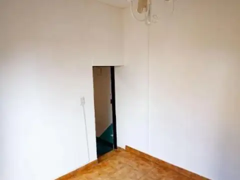 Depto Tipo Casa en Venta 75 años