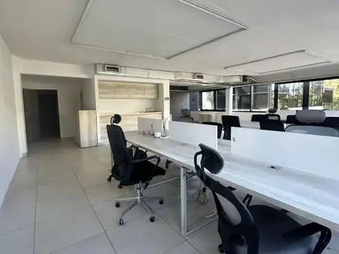 Oficina en Alquiler en Barrio Parque Leloir, USD 2.000