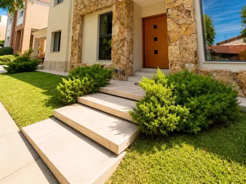 Venta casa B° Dalvian Ciudad Mendoza