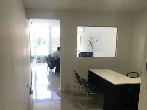 OFICINA EN VENTA EN CALLE RIOJA AL 441- OPORTUNIDAD  