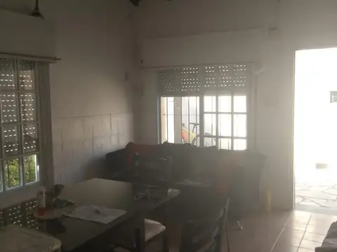 Hermosa casa 4 ambientes con excelente ubicacion