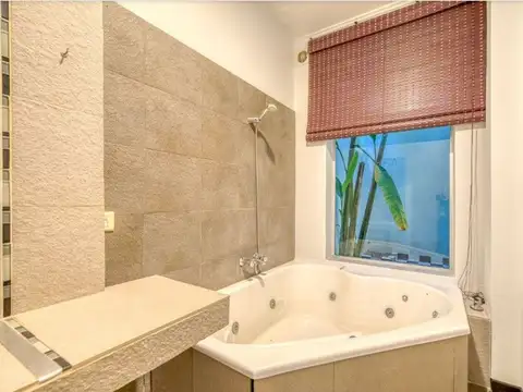 Depto Tipo Casa en Venta en Almagro, USD 142.000