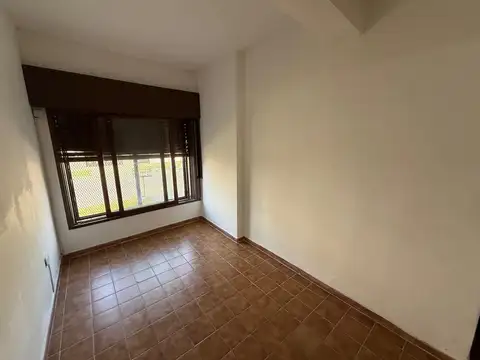 Departamento en Alquiler en Moron Sur, $ 380.000